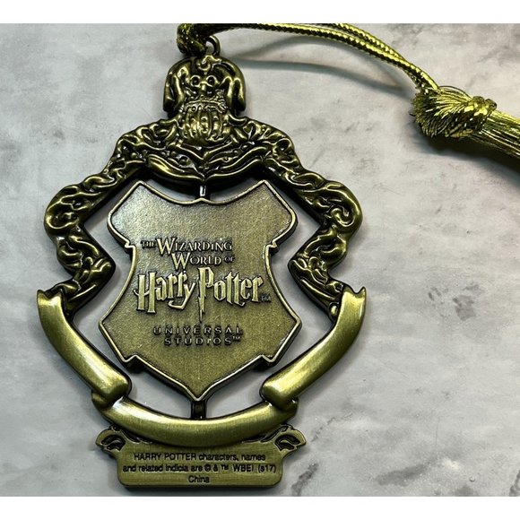 Harry Potter Keychain Hogwarts Crest Universal Studios "Joe" Spinning - Picture 2 of 6